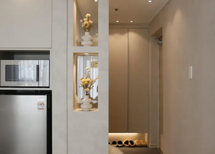 Aparthotel Hongdae St10, Wide,bright & Stylish House Seoul