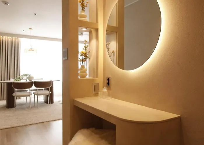 Aparthotel Hongdae St10, Wide,bright & Stylish House *