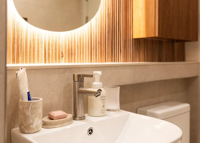 Aparthotel Hongdae St10, Wide,bright & Stylish House *