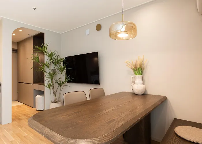 Hongdae St10, Wide,bright & Stylish House Aparthotel Seoul