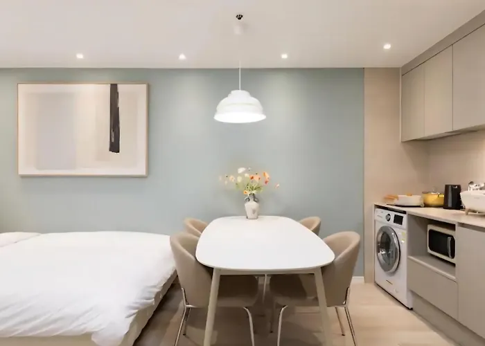 Aparthotel Hongdae St10, Wide,bright & Stylish House