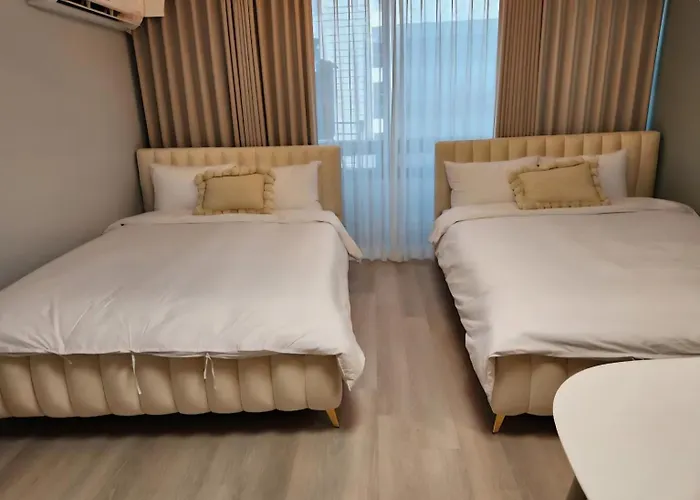 Hongdae St10, Wide,bright & Stylish House * Seoul